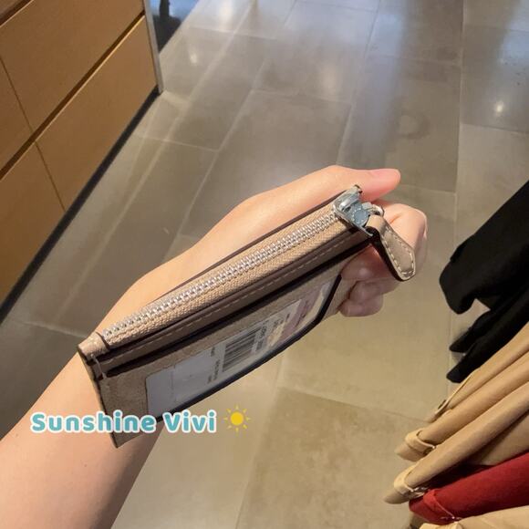 NWT Coach Mini Skinny ID Case CW870 Signature Canvas SV/SAND/TAUPE - Picture 4 of 6